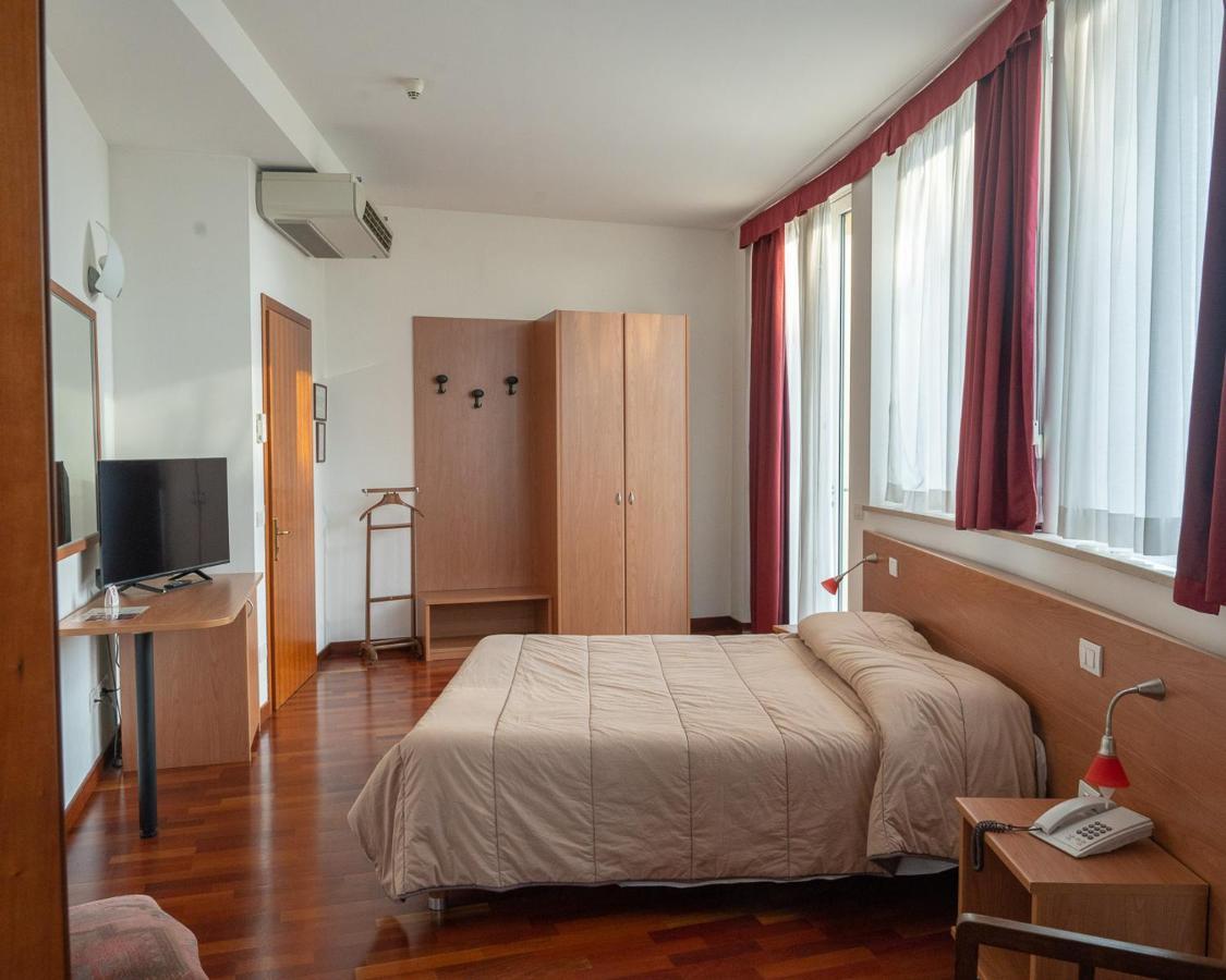 Hotel All'Oasi Paese Exterior foto